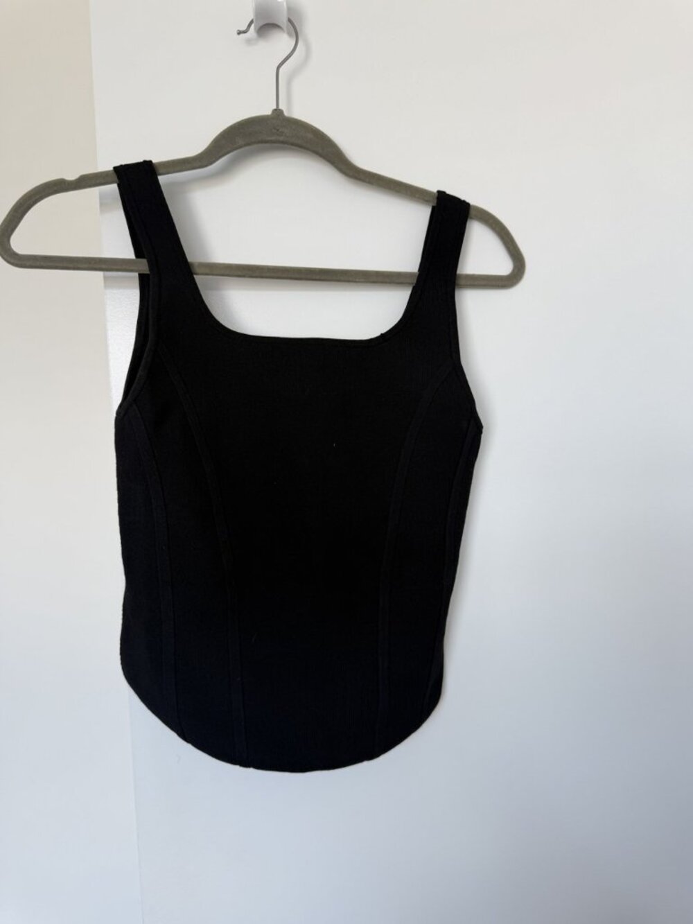 Aritzia Babaton Sculpt Knit Black Square-Neck Tank S